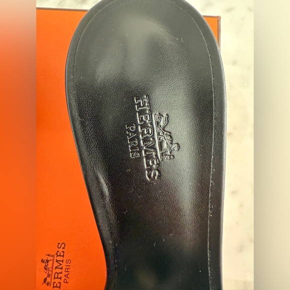 Hermes Oasis "Astrologie Bandana" Black and White Calfskin Veau Imprime Noir 38 - Picture 8 of 16